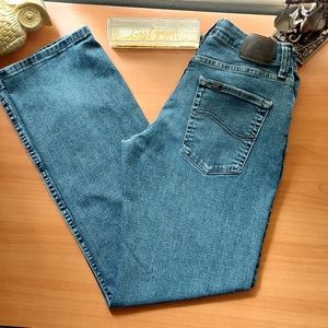 Boys. Lee regular fit straight leg, adjustable blue jeans 👖 Size 18R